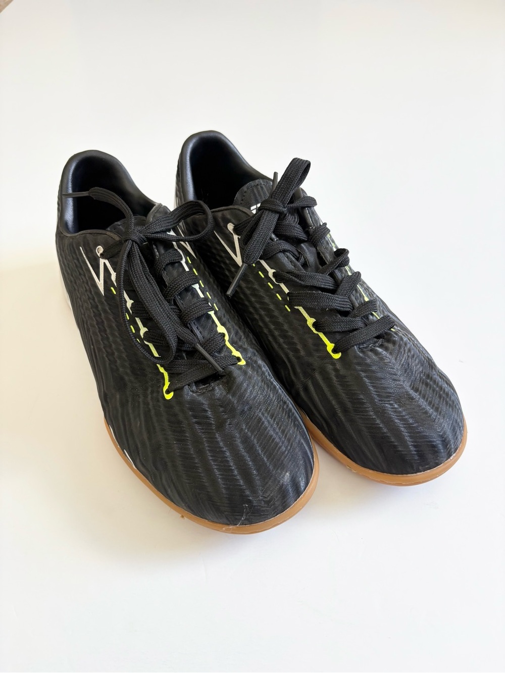 Vizari Indoor Soccer Shoes Youth Size 4.5 Tesoro Model Black White